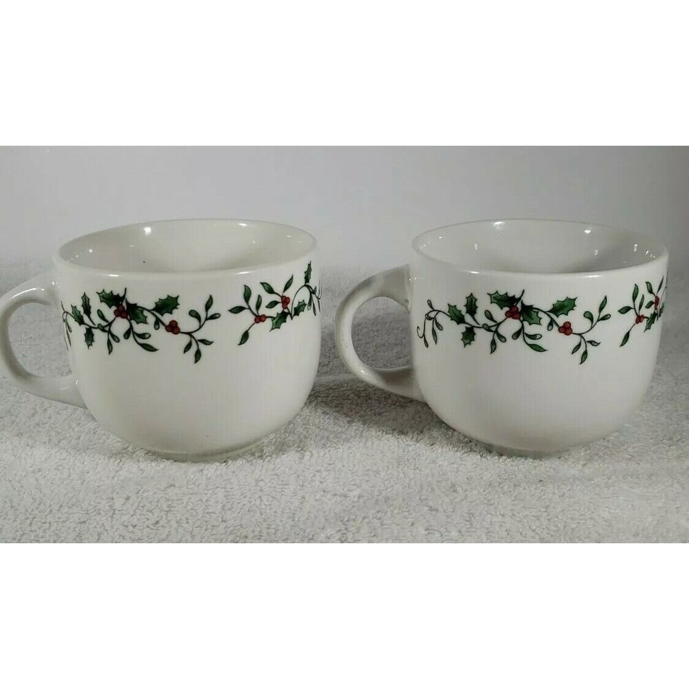 Royal Seasons Coffee Tea Cocoa Cups Christmas Holly Berry Mug Set of 2 Stoneware